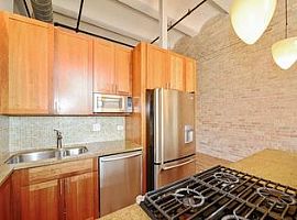 1 Bed 1 Bath For Rent in Chicago, IL