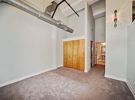 1 Bed 1 Bath For Rent in Chicago, IL (Photo 3 of 8)