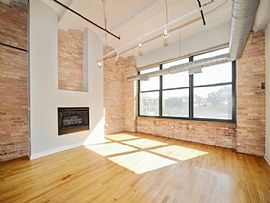 1 Bed 1 Bath For Rent in Chicago, IL (Photo 8 of 8)