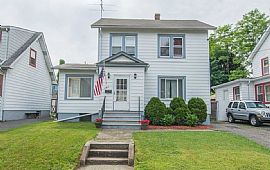 3 Beds 1.5 Baths 1,458 Sqft in Passaic, NJ (Photo 3 of 12)