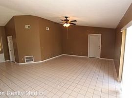 Beautiful Home For Rent in Orlando, FL (Photo 4 of 11)
