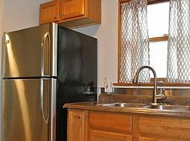 Gorgeous First Floor 884 Square Feet Apartment  in Akron, OH (Photo 5 of 8)