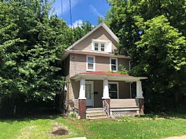 3 Bedroom 1 Bath  in Akron, OH