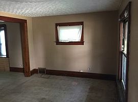 3 Bedroom 1 Bath  in Akron, OH (Photo 2 of 5)