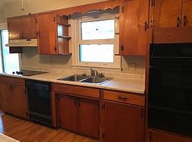 65 Locust Dr, Winchester, Rent 500 Deposit 500 Total 1000 in Winchester, KY (Photo 4 of 7)