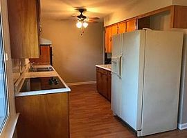 65 Locust Dr, Winchester, Rent 500 Deposit 500 Total 1000 in Winchester, KY (Photo 5 of 7)