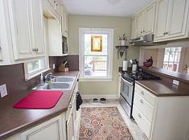 4022 Gloucester Rd, Saint Matthews, Ky 40207 3 Beds 1 Bath in Saint Matthews, KY (Photo 2 of 8)