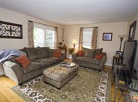4022 Gloucester Rd, Saint Matthews, Ky 40207 3 Beds 1 Bath in Saint Matthews, KY (Photo 6 of 8)