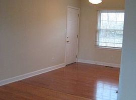 9221 Aylesbury Dr, Rollin Rent 650 Deposit 650 Total 1300 in Louisville, KY (Photo 10 of 12)