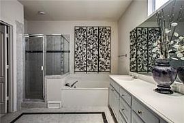 Nice 2bed 2bath Townhome Wgarage Short Term Leases in Dallas, TX (Photo 4 of 12)