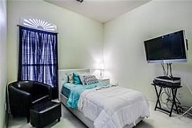 Nice 2bed 2bath Townhome Wgarage Short Term Leases in Dallas, TX (Photo 8 of 12)