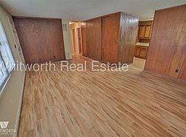 835 Clinton Dr, Tuscaloosa, Al 35401 in Tuscaloosa, AL (Photo 6 of 12)