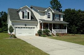 146 Belle Chase Dr, Raeford Rent 600 Deposit 600 Total 1200 in Raeford, NC