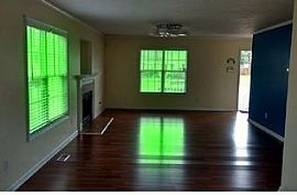 146 Belle Chase Dr, Raeford Rent 600 Deposit 600 Total 1200 in Raeford, NC (Photo 4 of 5)