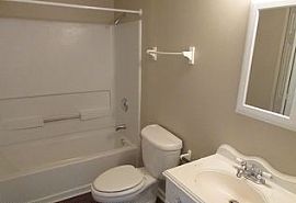 2239 Blue Hampton Ln, Cha Rent 500 Deposit 500 Total 1000 in Charlotte, NC (Photo 5 of 8)