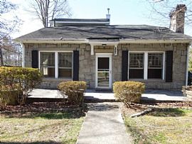 126 Flanders Ave, Henders Rent 650 Deposit 650 Total 1300 in Hendersonville, NC