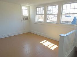 126 Flanders Ave, Henders Rent 650 Deposit 650 Total 1300 in Hendersonville, NC (Photo 4 of 9)