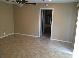 1622 Droxford Dr, Houston, Tx 77008 3 Beds 2.5 Baths in Houston, TX (Photo 3 of 10)