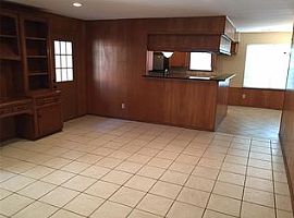 1622 Droxford Dr, Houston, Tx 77008 3 Beds 2.5 Baths in Houston, TX (Photo 4 of 10)