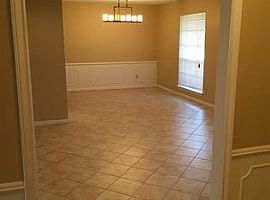 1622 Droxford Dr, Houston, Tx 77008 3 Beds 2.5 Baths in Houston, TX (Photo 5 of 10)