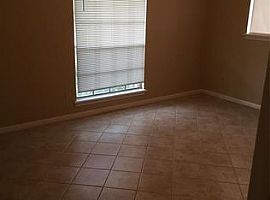 1622 Droxford Dr, Houston, Tx 77008 3 Beds 2.5 Baths in Houston, TX (Photo 7 of 10)