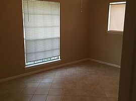 1622 Droxford Dr, Houston, Tx 77008 3 Beds 2.5 Baths in Houston, TX (Photo 8 of 10)