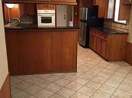 1622 Droxford Dr, Houston, Tx 77008 3 Beds 2.5 Baths in Houston, TX (Photo 9 of 10)