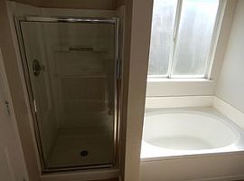 121 Willow Brk, Cibolo, T Rent 700 Deposit 700 Total 1400 in Cibolo, TX (Photo 11 of 12)