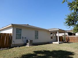121 Willow Brk, Cibolo, T Rent 700 Deposit 700 Total 1400 in Cibolo, TX (Photo 12 of 12)