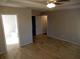 121 Willow Brk, Cibolo, T Rent 700 Deposit 700 Total 1400 in Cibolo, TX (Photo 4 of 12)