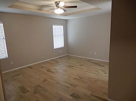 121 Willow Brk, Cibolo, T Rent 700 Deposit 700 Total 1400 in Cibolo, TX (Photo 8 of 12)
