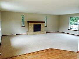 4 Beds 2 Baths in Puyallup, WA (Photo 4 of 9)