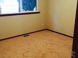 4 Beds 2 Baths in Puyallup, WA (Photo 8 of 9)
