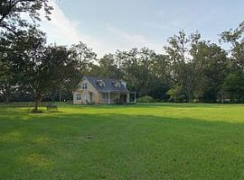 2025 Us Highway 31 N, Deatsville, Al in Deatsville, AL