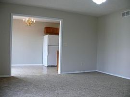 1131 Rader Run, Bloomington, Il in Bloomington, IL (Photo 3 of 8)