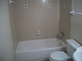 1527 Deerwood Dr W, Mobile, Al 36618 3 Beds 2 Baths in Mobile, AL (Photo 6 of 6)