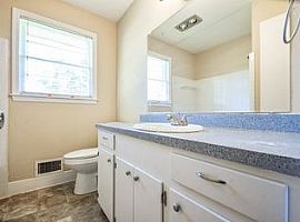 2208 Tuxedo Rd, Columbia, Rent 650 Deposit 650 Total 1300 in Columbia, SC (Photo 5 of 10)