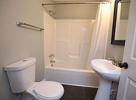 134 Gillette Ave, Louisville, Ky 40214 3 Beds 2 Baths 1,600 Sqf in Louisville, KY (Photo 11 of 12)