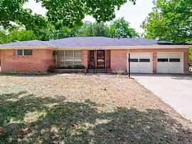 2119 Glenwood Ln, Denton, Tx 76209 3 Beds 2 Baths 1,329 Sqft in Denton, TX