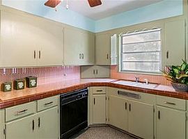 2119 Glenwood Ln, Denton, Tx 76209 3 Beds 2 Baths 1,329 Sqft in Denton, TX (Photo 8 of 12)