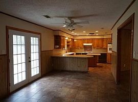 5700 Wayside Dr, Vidor, Tx 77662 3 Beds 2 Baths 2,113 Sqft in Vidor, TX (Photo 2 of 12)