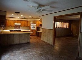 5700 Wayside Dr, Vidor, Tx 77662 3 Beds 2 Baths 2,113 Sqft in Vidor, TX (Photo 3 of 12)