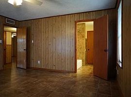 5700 Wayside Dr, Vidor, Tx 77662 3 Beds 2 Baths 2,113 Sqft in Vidor, TX (Photo 4 of 12)