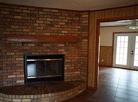 5700 Wayside Dr, Vidor, Tx 77662 3 Beds 2 Baths 2,113 Sqft in Vidor, TX (Photo 5 of 12)