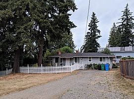 2 Beds 1 Bath in Shoreline, WA (Photo 2 of 5)