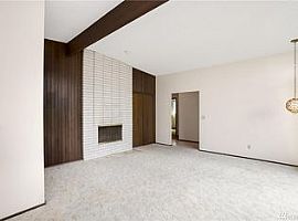 4 Beds 2 Baths in Shoreline, WA (Photo 3 of 6)