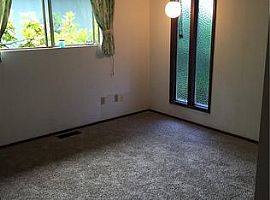 4 Beds 2 Baths in Shoreline, WA (Photo 6 of 6)