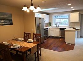 3 Beds 2 Baths in Mill Creek, WA (Photo 3 of 7)