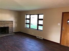 2 Beds 1 Bath in McKeesport, PA (Photo 2 of 7)