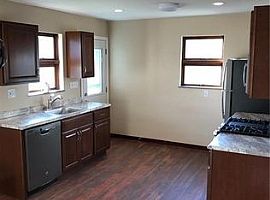 2 Beds 1 Bath in McKeesport, PA (Photo 3 of 7)